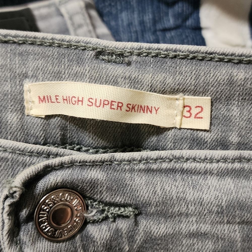 Levi's Light Gray Woman's Skinny Jeans - Picture 4 of 4